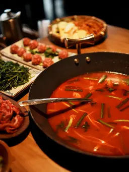 Hot pot (火锅)